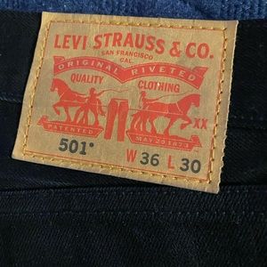 LEVI’S pants